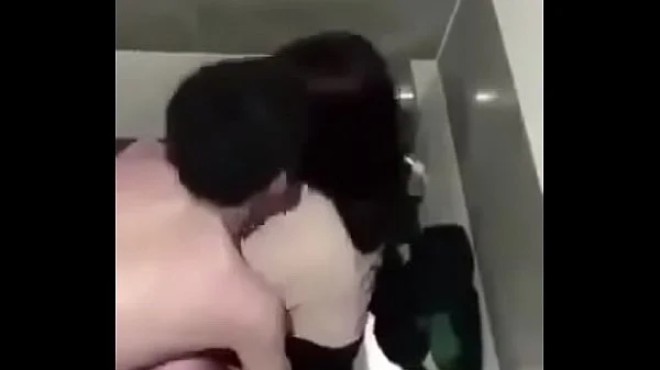 Quay lén thằng bạn địt cave karaoke trong toilet Quay lén thằng bạn địt cave karaoke trong toilet