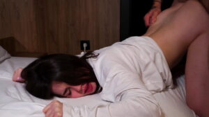 Đụ con ghệ đẹp trước khi đi làm