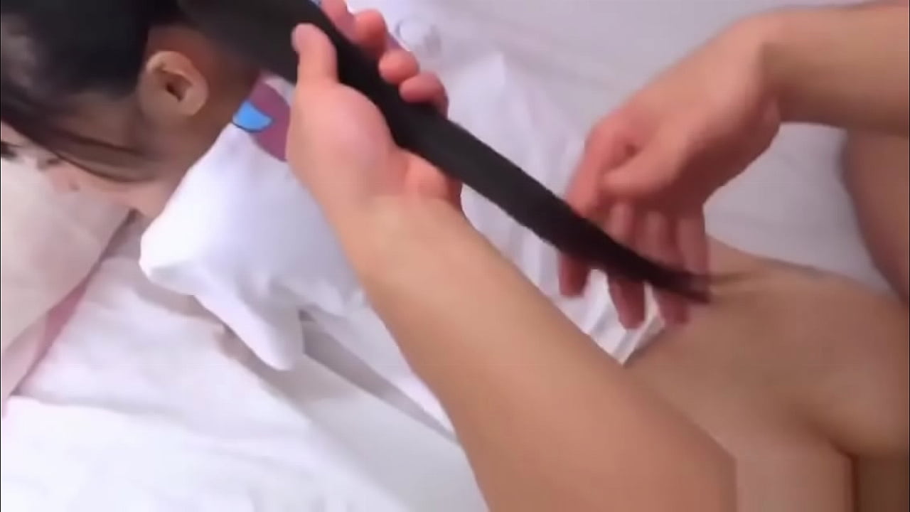 Loạn luân với con gái lúc mẹ đi làm Loạn luân với con gái lúc mẹ đi làm