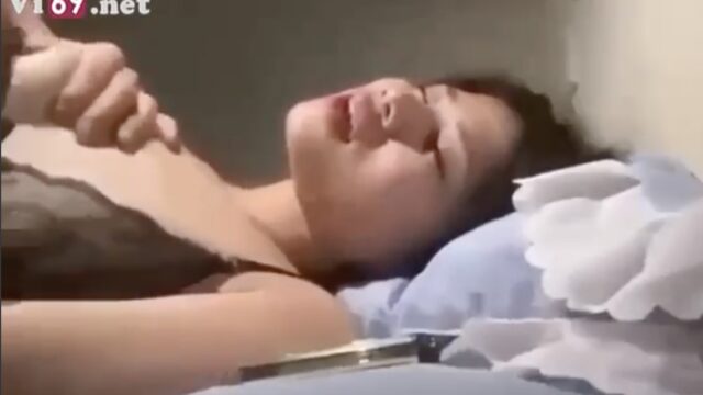 Chia tay người yêu, em gái 2k4 bị tung clip sex cực dâm